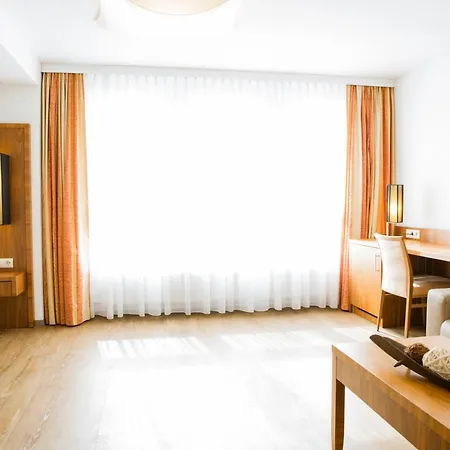 Kapeller Hotel 3*