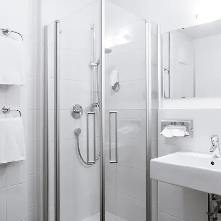 Kapeller Hotell 3*